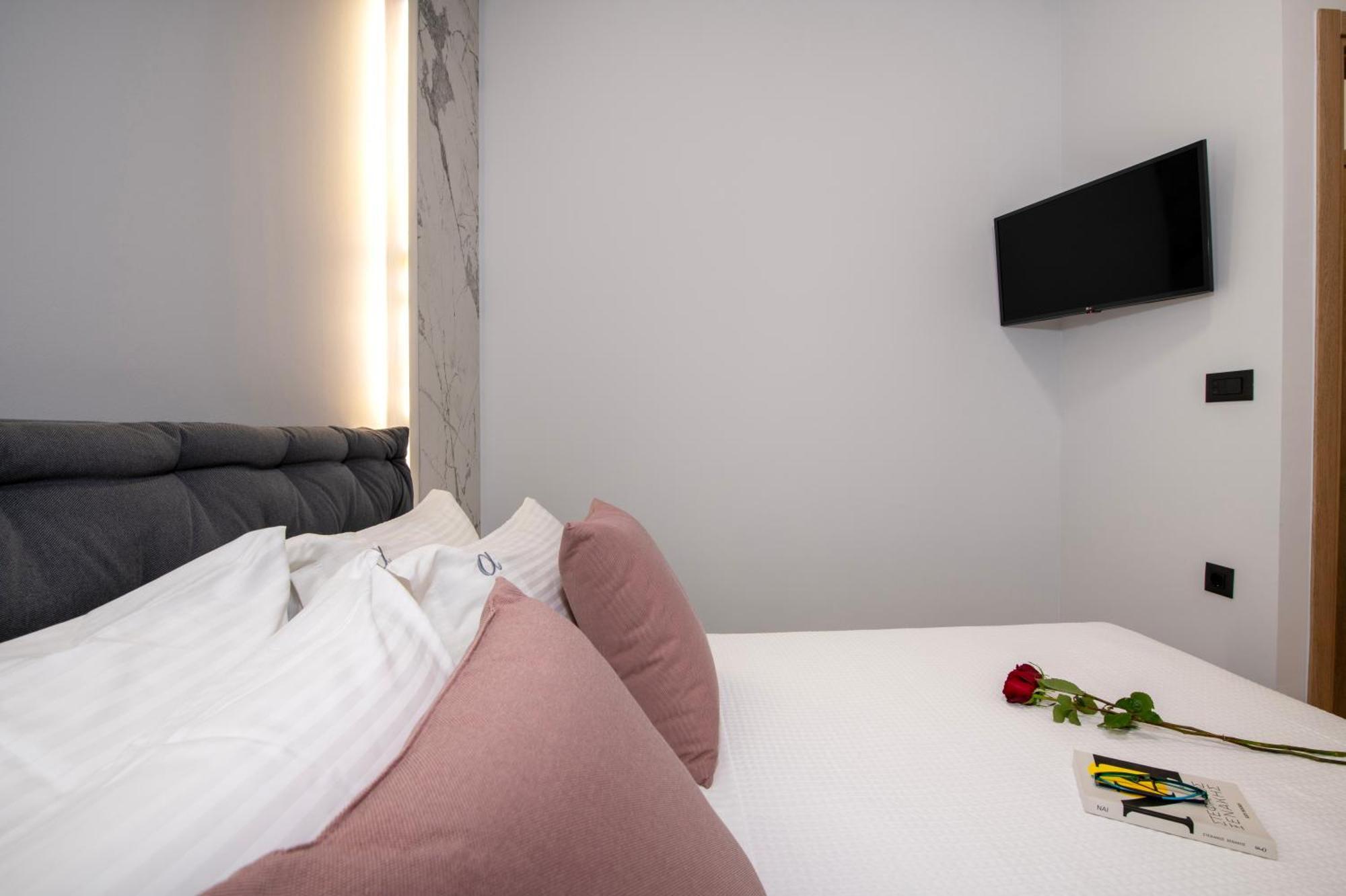 Alpha Suites Chania  Buitenkant foto